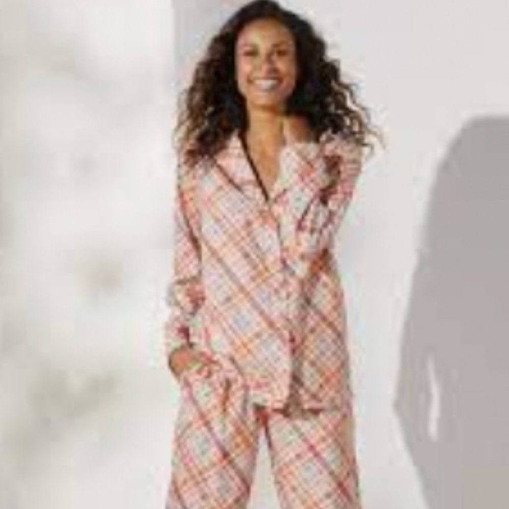 Soft Surroundings Flannel Plaid Pajamas 2 piece PJ Set Plaid Medium Top Pants - Picture 2 of 14